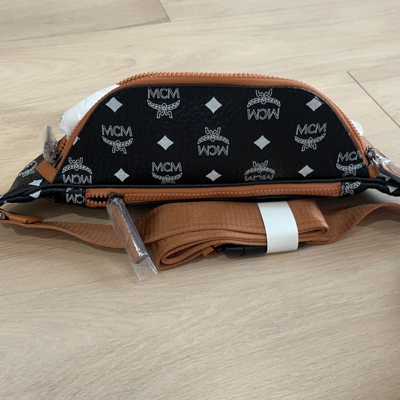 MCM Belt Bag+Cross body+100% Authentic+Fanny Pack - Picture 5 of 10